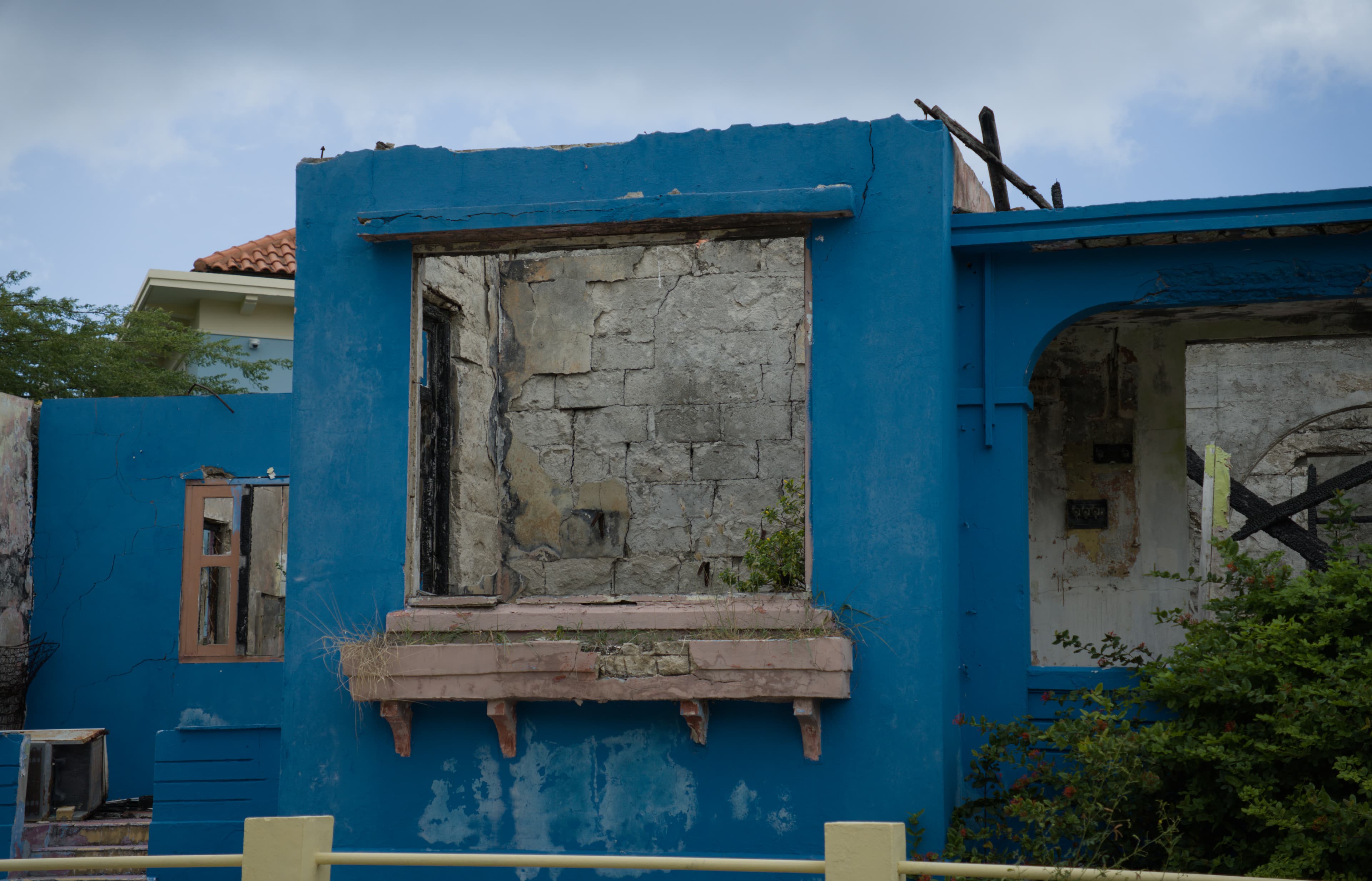 Vervallen Blauw Gebouw